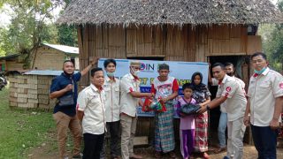 Jumat Berkah,Door To Door JOIN Bungo Kembali Bagikan Paket Sembako di Mangun Jayo