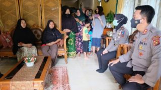 Sempat Viral,Hadang Balap Liar Emak-emak di Bungo Ini Dapat Penghargaan Dari Kapolres Bungo