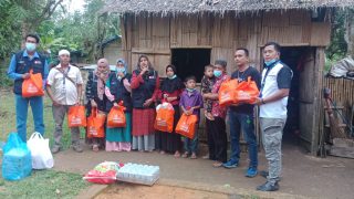 JOIN Bungo Bersama YBKB,Beri Bantuan THR Kepada Pasutri Tunawicara