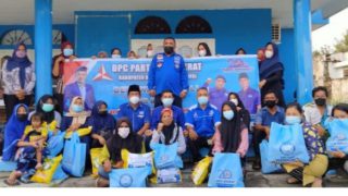 Peringati HUT Partai Ke-20,DPC Partai Demokrat Bungo Bagikan Ratusan Paket Sembako
