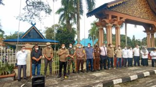 Didampingi Pemilik Sirkuit Suwarnadwipa Bupati Bungo Lepas Peserta Tribute to Camel Of Trophy 2022