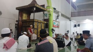 Pemkab Bungo Berjamaah Subuh”BASUH” Dimasjid  Agung Al-Mubarak