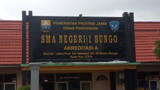 Ironis !!Berkedok Jual Beli LKS Diduga Sekolah SMA Negeri 1 Bungo Lakukan Pungli