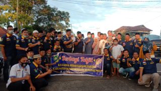 Pengurus Karang Taruna Bersama Bupati Bungo Bagi-Bagi Takjil Gratis Dalam Rangka Safari Ramadhan
