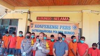Tak Butuh Waktu Lama,Tim Restic Polres Bungo Berhasil Tangkap Bandar dan Pengguna Narkoba 1 Diantaranya Seorang IRT