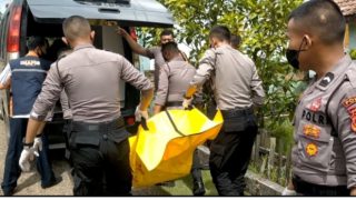 Warga BTN Lintas Asri Bungo Dihebohkan Dengan Penemuan Mayat Pria Lansia Membusuk Didalam Rumah