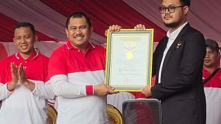 Pecahkan Rekor MURI,Bendera Merah-Putih Sepanjang 2.500 Meter Melintasi Kota Muara Bungo