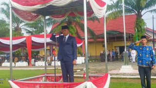 Peringati Hari Pahlawan,Wabub Bungo Bacakan Amanat Mensos RI Serta Tabur Bunga Kemakam Pahlawan