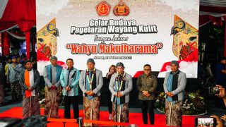 Gelar Wayang Kulit, Kapolri:Perkuat Sinergitas TNI-Polri dan Semakin Dekat Dengan Masyarakat