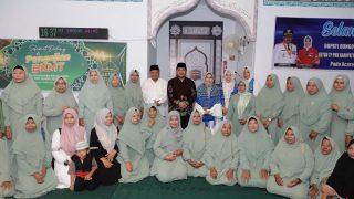 Bupati Bungo Bersama Ketua TP PKK Hadiri Acara BKMT di Kelurahan Pasir Putih