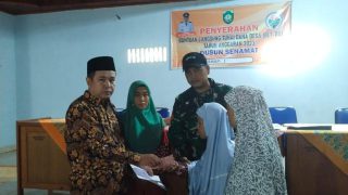 Penyaluran BLT-DD Dusun Senamat Berjalan Sukses,Ini Harapan Rio Kepada Penerima Manfaat BLT-DD