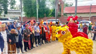 Serahkan Berkas Bacaleg Ke KPU,DPD Nasdem Bungo Konvoi Menggunakan Baju Adat