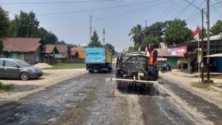 Pemkab Bungo Memperbaiki Jalan Dari Dusun Talang Pantai Hingga Dusun Sungai Arang