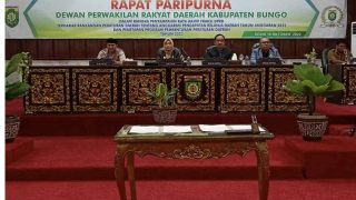 DPRD Bungo Gelar Rapat Paripurna Terkait Penyampaian Kata Akhir Fraksi,Fraksi Nasdem Mendukung Pemkab Bungo Berupaya Untuk Mengusulkan Pendanaan Pembangunan Infrasruktur Melalui Dana APBD
