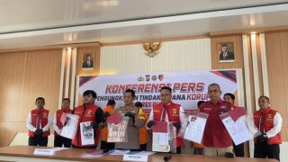 Gelar Konfrensi Pers,Polres Bungo Berhasil Ungkap Kasus Tipidkor Melibatkan Oknum Rio dan Perangkat Desanya Atas Kasus Pungli Sertifikat Tanah PTSL