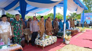 Hadiri Pelantikan Rio Dusun Sirih Sekapur Perkembangan, Camat Jujuhan Iwan Kurniawan Harapkan Rio Bisa Menjalankan Roda Pemerintahan Dusun Sesuai Aturan Yang Berlaku