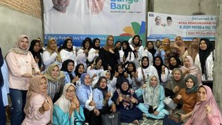 Hj Elza Terharu Melihat Antusias dan Semangat Tim Kartini Dedy-Dayat di Muko-Muko Bathin VII