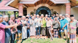 Miliki Visi-Misi Yang Bersentuhan Kepada Masyarakat, Puluhan Tokoh dan Warga Dusun Embacang Gedang Siap Menangkan Dedy Putra-Ust Dayat