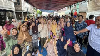Barisan Emak-emak Dusun Pedukun Solid Menangkan Dedy-Dayat