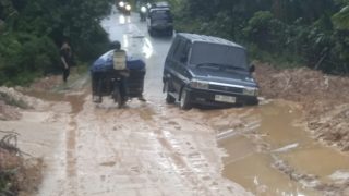 Tebing Bukit Patah Dusun Empelu Sering Terjadinya Longsor,Warga Minta Perhatian Pemerintah Untuk Dibuat Turap