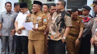 Pj Bupati Merangin Jangcik Mohza dan Dewan Merangin Temui Nakes Saat Sampaikan Aspirasi
