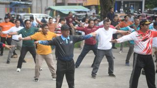 Pj Bupati Jangcik Mohza dan Forkopimda Merangin Senam Massal di RTH Pasar Bawah Bangko