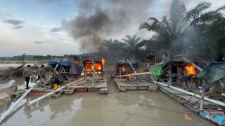 Polres Bungo Tindak Tegas Aktivitas Peti,22 Unit Rakit Peti di Dusun Sungai Buluh Berhasil Dimusnahkan
