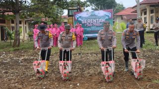 Dukung Swasembada Pangan,Kapolres Bungo AKBP Natalena Eko Cahyono Lakukan Penanaman Bibit Jagung