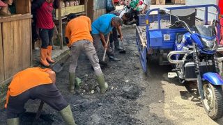 Luarbiasa Bupati Merangin H M Syukur Gercep Ke Pasar Bawah Bangko Tinjau Pedagang Yang Terdampak Banjir