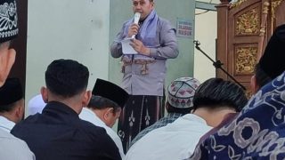 Ciptakan Harmonisasi, Bupati Merangin dan Wabup Tunaikan Sholat Idul Fitri 1446 H di Masjid Baitul Makmur Bangko
