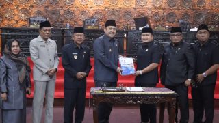 Dalam Rapat Paripurna DPRD Bupati Syukur Sampaikan LKPJ Merangin Pada Tahun 2024