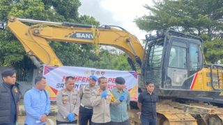 Polres Bungo Berhasil Amankan 1 Unit Escavator dan BB Lainnya Kapolres : Akan Kita Tangkap Siapapun Itu Pelaku Peti Tanpa Tebang Pilih dan Siapapun Oknum Pembeking Akan di Proses Sesuai Undang-undang