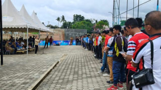 Gubernur Jambi Al Haris Buka Pertandingan Mini Soccer Gubernur Cup 2025