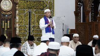 Safari Ramadhan 1446 H di Sarolangun: Gubernur Al Haris Berikan 1 Tiket Umroh Untuk Warga
