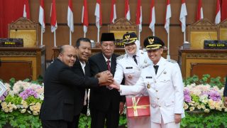 Hadiri Sertijab Bupati dan Wakil Bupati Tanjabtim, Wagub Sani Harap Program Yang Disusun Juga Adaftif Dengan Berbagai Perubahan