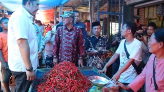 Pastikan Harga Sembako Stabil, Bupati Merangin H M Syukur dan Wabup H Abdul Khafidh Kunjungi Pasar Baru Bangko