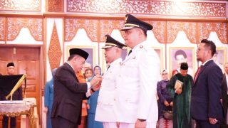 Gubernur Jambi Resmi Melantik Dedy-Dayat Sebagai Bupati dan Wakil Bupati Bungo Periode 2025-2030