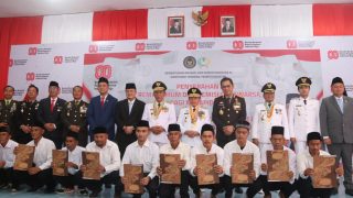 Gubernur Al Haris Serahkan Remisi Umum dan Dasawarsa Bagi Narapidana dan Anak Binaan Dalam Peringatan HUT Ke-80 Kemerdekaan RI
