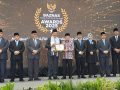 Terima Penghargaan  BAZNAZ Awards 2025, Gubernur Al Haris Bertekad Terus Perkuat Peran Zakat di Provinsi Jambi