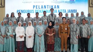 Hj Hesti Haris Apresiasi Gerai UMKM Dekranasda Kota Jambi dan Dorong Perlindungan HAKI Produk Unggulan