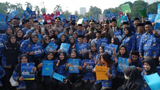 Dimoment HUT KORPRI Ke-54, Gubernur Al Haris Serahkan 6.438 SK ASN P3K