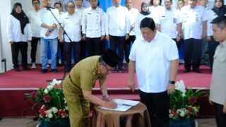 Wagub Sani Kukuhkan Pengurus FPRB Provinsi Jambi